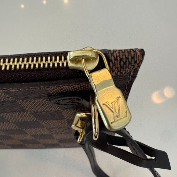 Louis Vuitton Pochette in Damier Ebene authentic - Picture 8 of 13